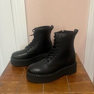 COPY - Steve Madden Bettyy  1 boot NWOT never worn